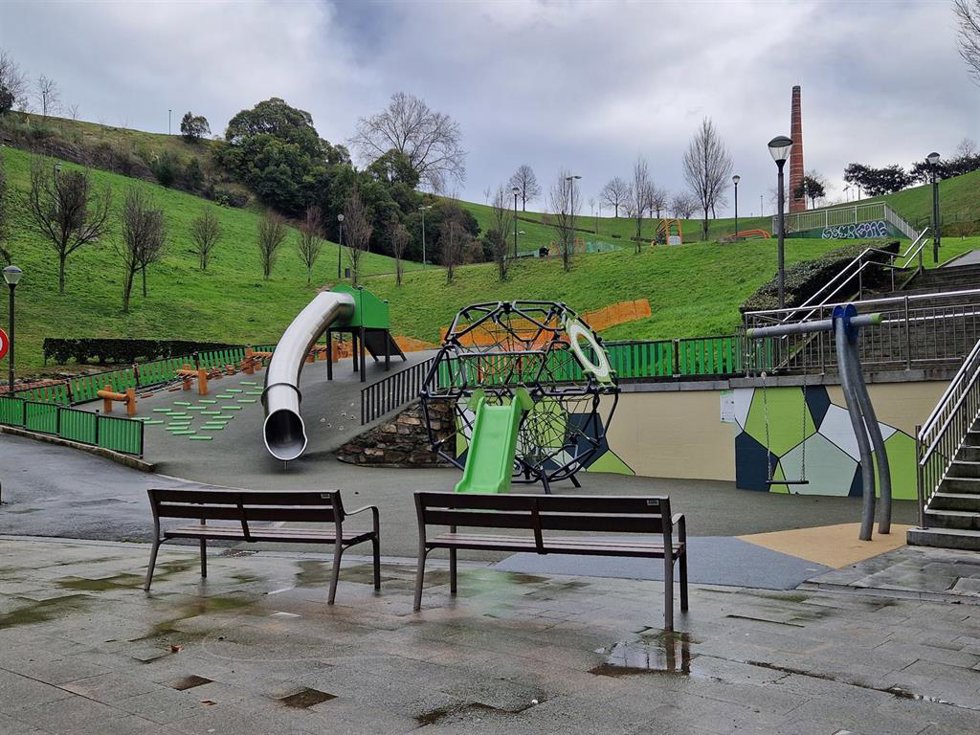 Area renovada de juegos infantiles en la Plaza del Gas, en Bilbao