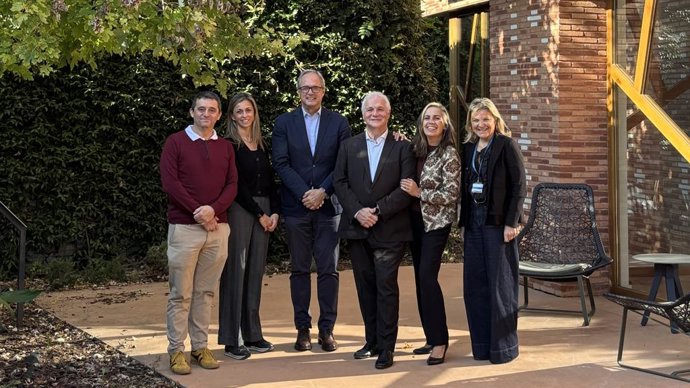 Joan Reventós, Sara García (Kálida), José Joaquín Pérez, Josep París, Heba Iglesias (Mémora) i Cándida Castillo (Kálida)