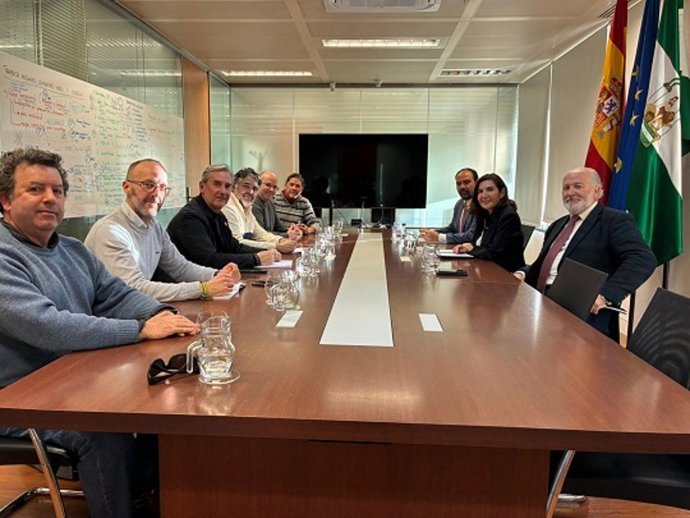 Imagen de la reunión mantenida entre UGT y la consejera de Empleo, Empresa y Trabajo Autónomo, Rocío Blanco.