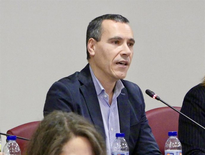 Abeijón durante un pleno.