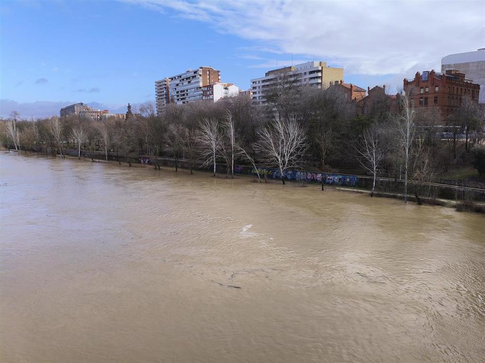 Crecida del río Pisuerga este miércoles, 4 de febrero, en Valladolid capital.