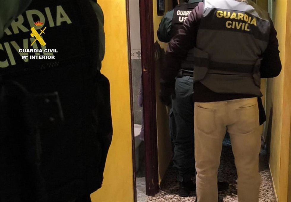 Detenidas siete personas de un grupo criminal con más de 85 robos en bares de una decena de provincias.