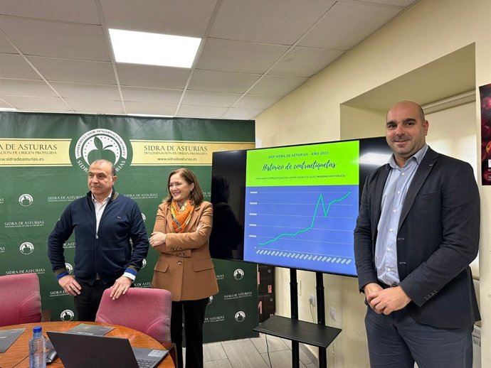 La DOP Sidra de Asturias cierra 2025 con récord de contraetiquetas y crecimiento del 7,3%