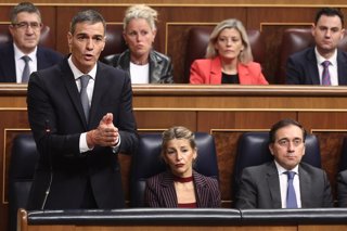 Archivo - El presidente del Gobierno, Pedro Sánchez, interviene durante una sesión de control al Gobierno, en el Congreso de los Diputados.