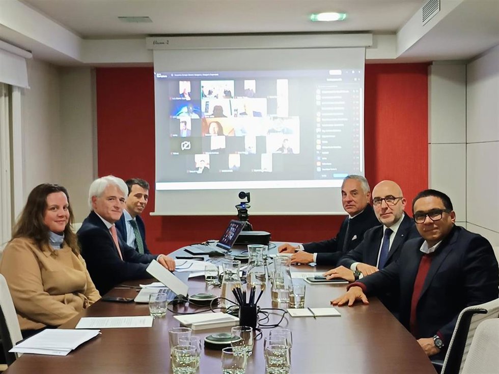 El presidente de la Abogacía Española, Salvador González, en reunión con miembros de de la Unión Iberoamericana de Colegios y Agrupaciones de Abogados (UIBA).