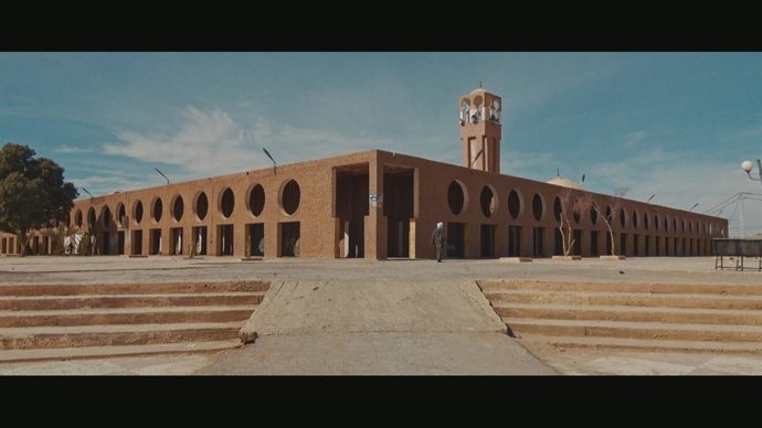 Fotograma de 'The Terminal Beach' (2024-2025)