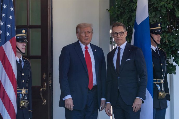 Archivo - October 9, 2025, Washington, Dc, United States: President DONALD TRUMP welcomes Finland President Alexander Stubb to the White House on October 9, 2025. The two leaders are holding a bilateral meeting on security and trade.