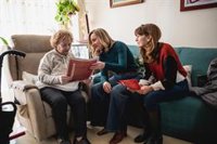 Alegría (PSOE) desarrolla una campaña "puerta a puerta" para recoger las inquietudes de los aragoneses