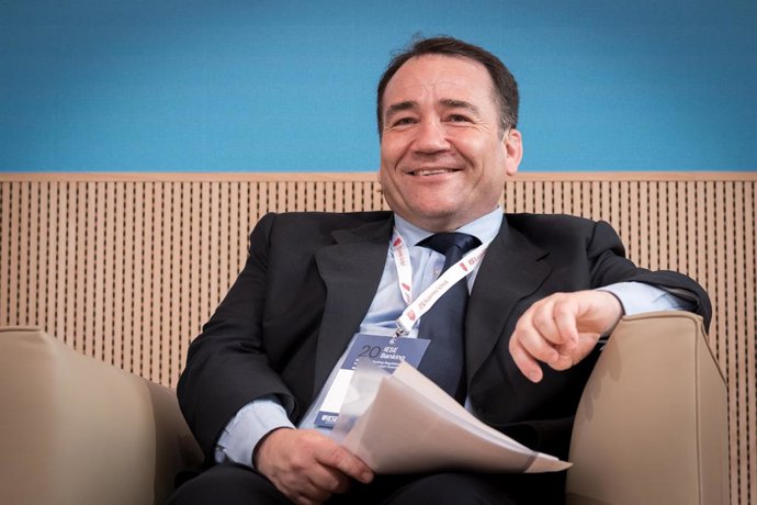 Archivo - El presidente del Instituto de Crédito Oficial (ICO), Manuel Illueca, durante una nueva edición del Encuentro del Sector Bancario, organizado por IESE, en el Edificio Executive del IESE Madrid, a 3 de junio de 2025, en Madrid (España). El encuen