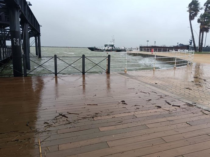 La ría de Huelva con el aumento de caudal del río Odiel.