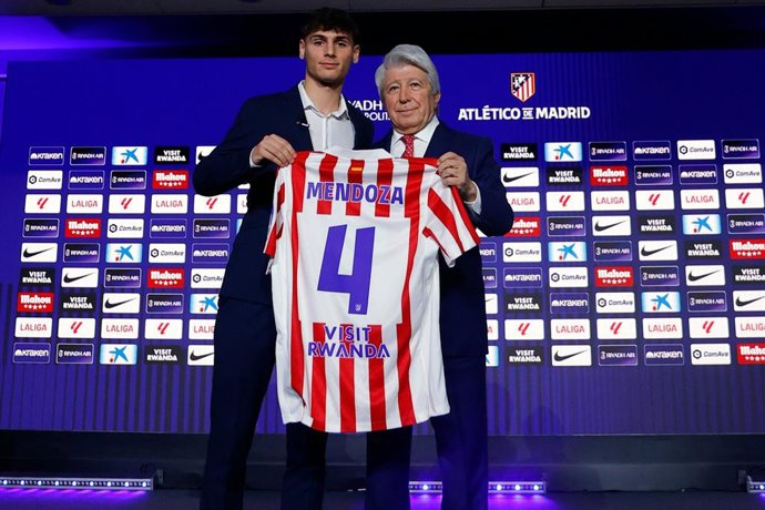 Rodrigo Mendoza, presentado como jugador del Atlético de Madrid.