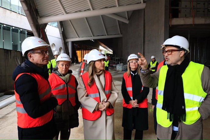 La alcaldesa de Zaragoza, Natalia Chueca, visita las obras del centro cívico Hispanidad