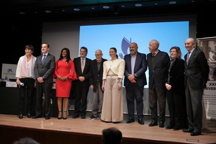 El presidente del Parlament, Gabriel Le Senne, el empresario Gabriel Barceló, y la presidenta del Govern, Marga Prohens, en el acto de homenaje a la Fundación Barceló.
