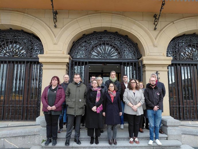 Concentración contra la violencia machista en el Ayuntamiento de Getxo (Bizkaia)