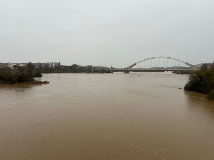 El río Guadiana a su paso por Mérida, a 4 de febrero de 2026