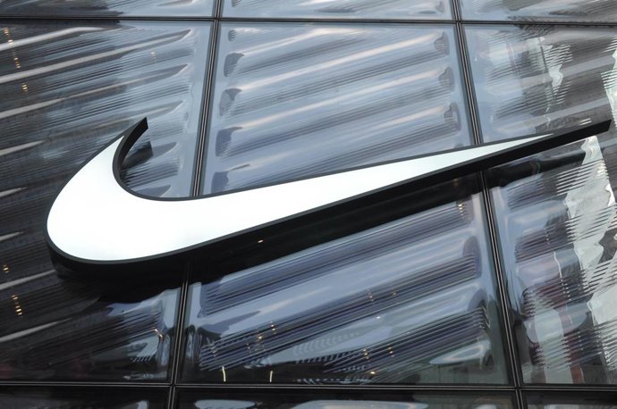 Archivo - Fachada de la tienda de Nike en la 5ª avenida de Nueva York, Estados Unidos 