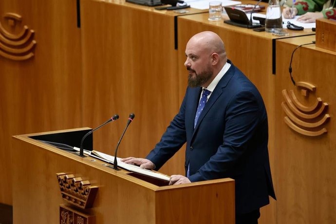 El presidente de la Asamblea de Extremadura,  Manuel Naharro