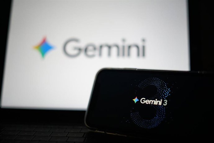 Archivo - November 23, 2025, Guangzhou, Guangzhou, China, China: In this photo illustration, the Google Gemini 3 logo is seen displayed on a smartphone screen. in Guangzhou city, China on November 23, 2025