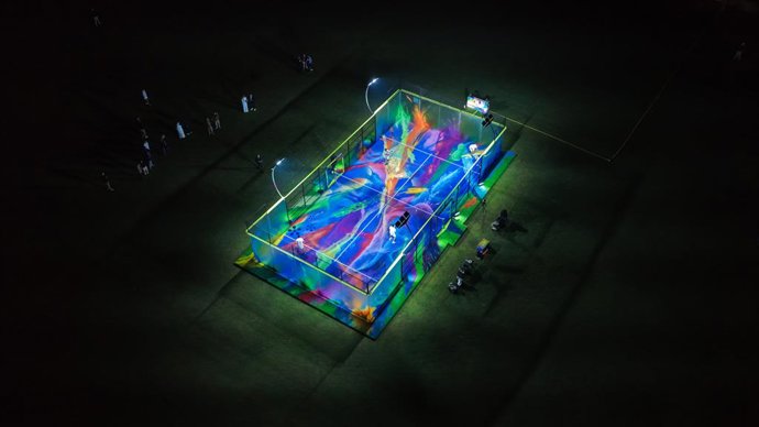 Premier Padel y Art Basel Qatar hacen arte con una pista de pádel