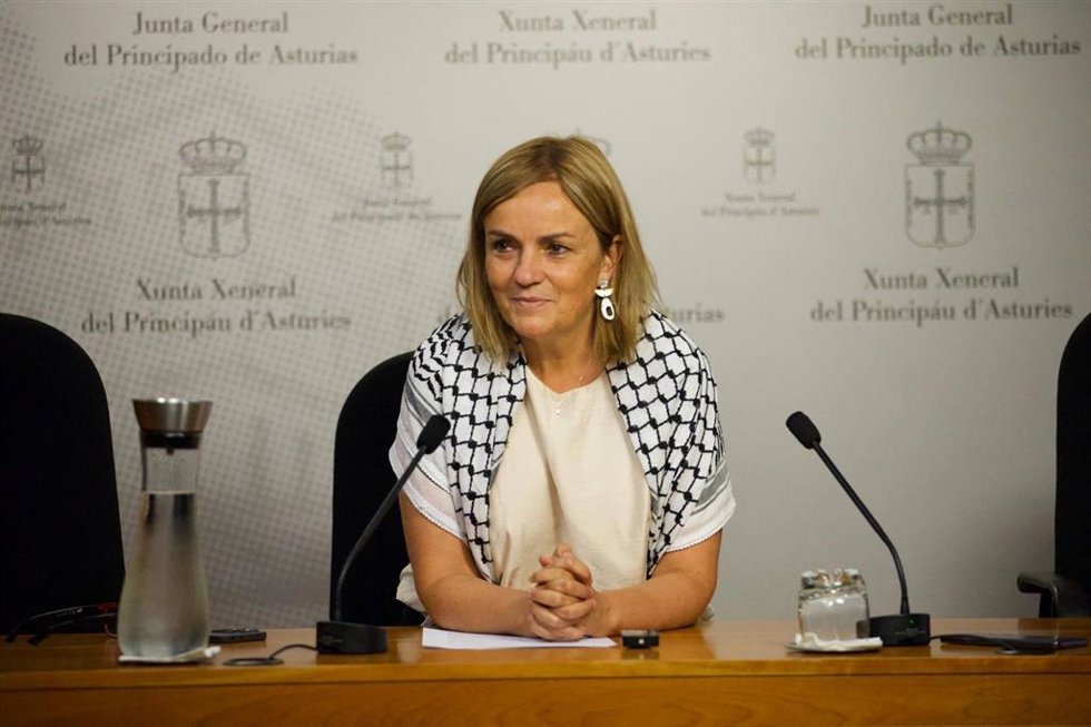 Archivo - La diputada del Grupo Mixto en la Junta General del Principado de Asturias Covadonga Tomé.