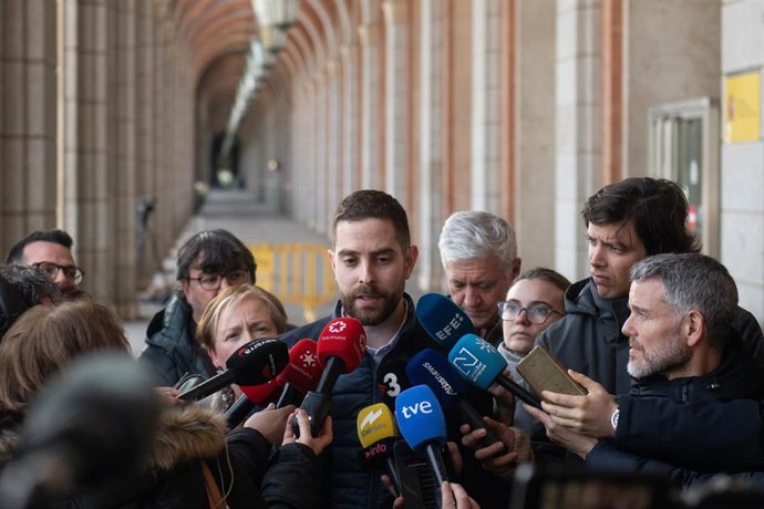 El secretario general de SEMAF, Diego Martín Fernández, atiende a los medios tras una reunión, en el Ministerio de Transportes y Movilidad Sostenible, a 4 de febrero de 2026