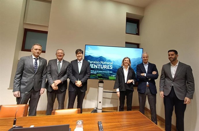 Presentación de Paraíso Natural Ventures, un vehículo de inversión por el que se podrán financiar proyectos innovadores ligados al medio rural, promovido por Grupo Central Lechera Asturiana, la Fundación Caja Rural y SRP, en Gijón.