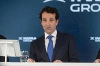 El relevo de Escribano como presidente de Indra "no está sobre la mesa" del brazo inversor del Gobierno