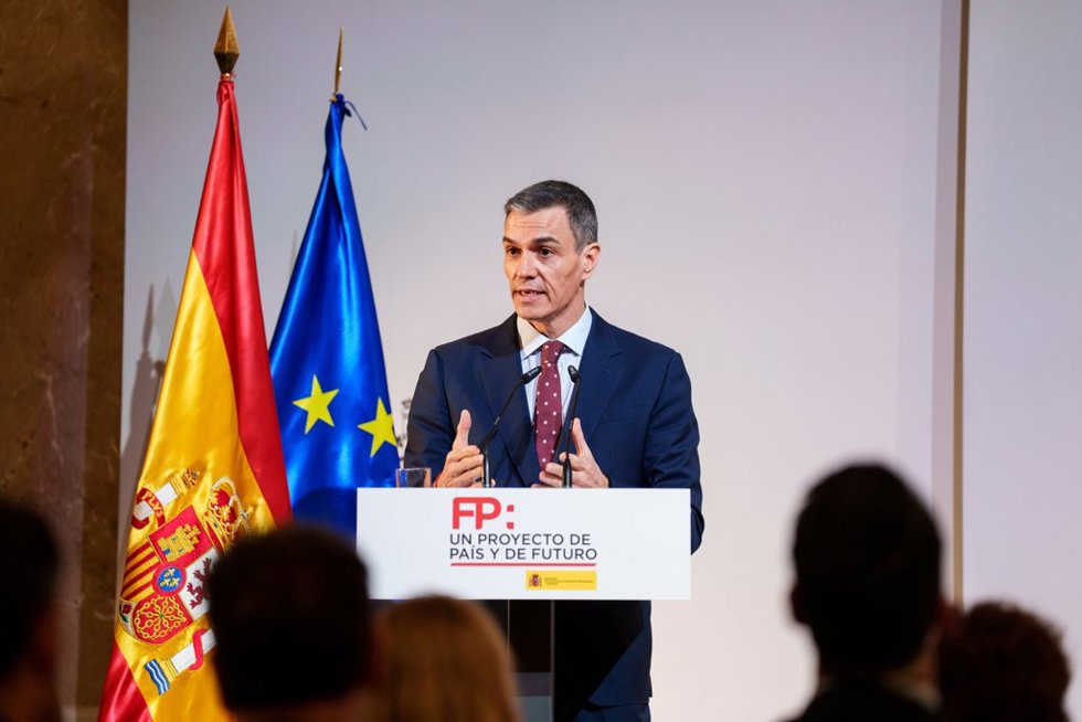 El presidente del Gobierno, Pedro Sánchez, durante la jornada Formación Profesional y Empresa: la alianza que impulsa el futuro, en el Ministerio de Educación, a 4 de febrero de 2026, en Madrid (España).