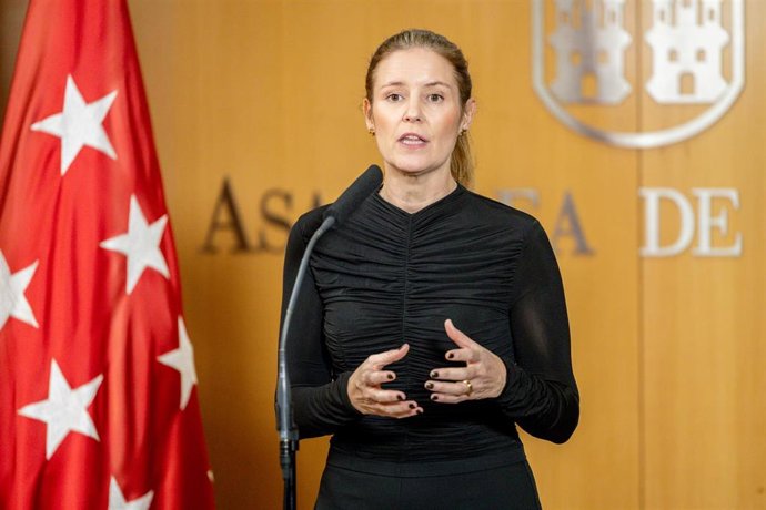 Archivo - La consejera de Familia, Juventud y Asuntos Sociales de la Comunidad de Madrid, Ana Dávila-Ponce de León, interviene durante el debate de los Presupuestos de 2026, en la Asamblea de Madrid, a 18 de diciembre de 2025, en Madrid (España). 