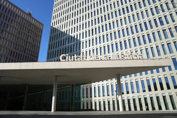 Archivo - Fachada de la Ciutat de la Justícia de Barcelona.