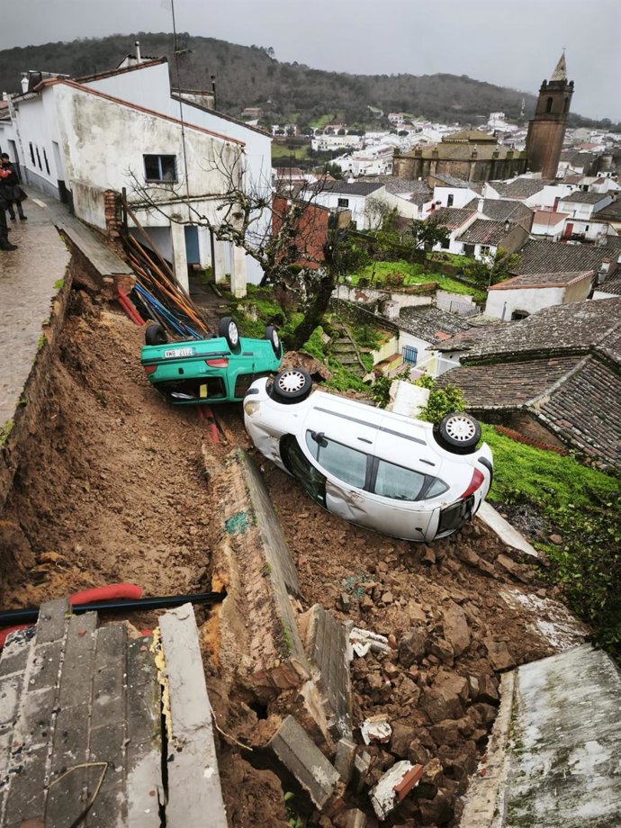 Desprendimiento de un talud en Cortegana.