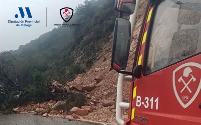El Consorcio Provincial de Bomberos de la Diputación de Málaga ha realizado 22 actuaciones desde las 20.00 horas de este pasado miércoles hasta las 11.30 horas de este jueves debido a las afectaciones de la borrasca Leonardo.