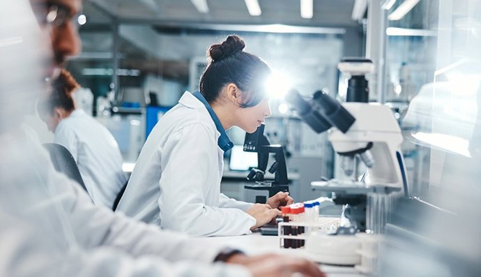 La inversión en I+D de las farmacéuticas crece un 40% en 5 años, hasta los 1.775 millones