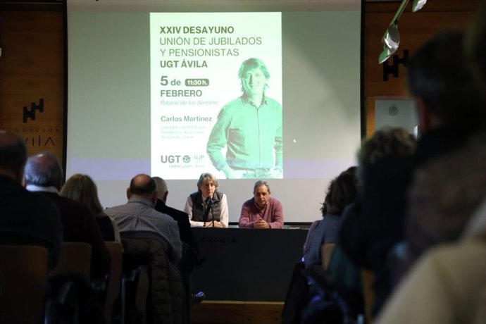 Carlos Martínez durante el encuentro organizado por la Unión de Jubilados y Pensionistas de UGT-Ávila en la capital abulense