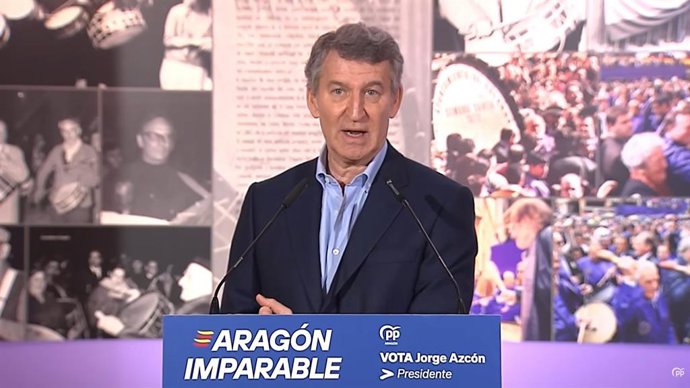 O presidente do PP, Alberto Núñez Feijóo, deu uma entrevista coletiva em Calanda (Teruel).