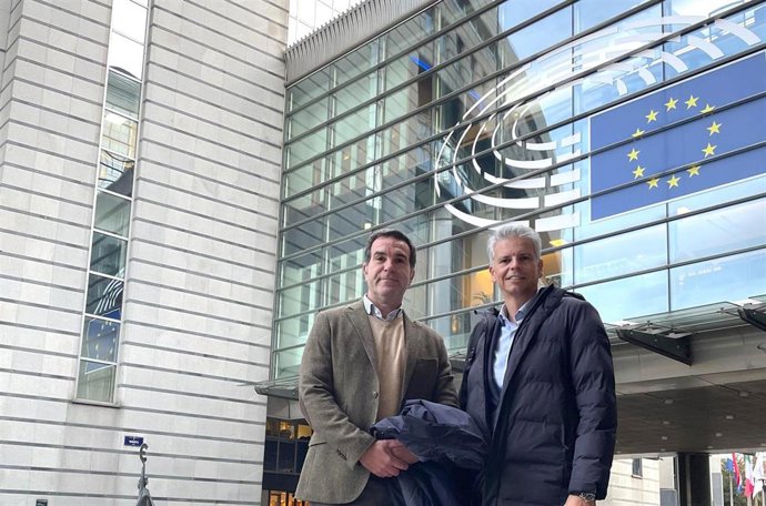 El presidente de CTA, Beltrán Pérez y el director del Área Internacional de CTA, David Páez en Bruselas.