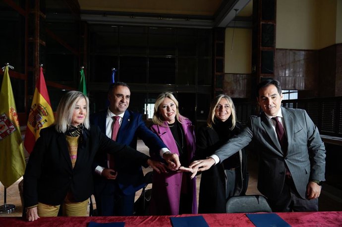 Archivo - Acuerdo entre varias administraciones para la cesión de la sede del Banco de España en Granada para convertirla en Ciudad de la Justicia.