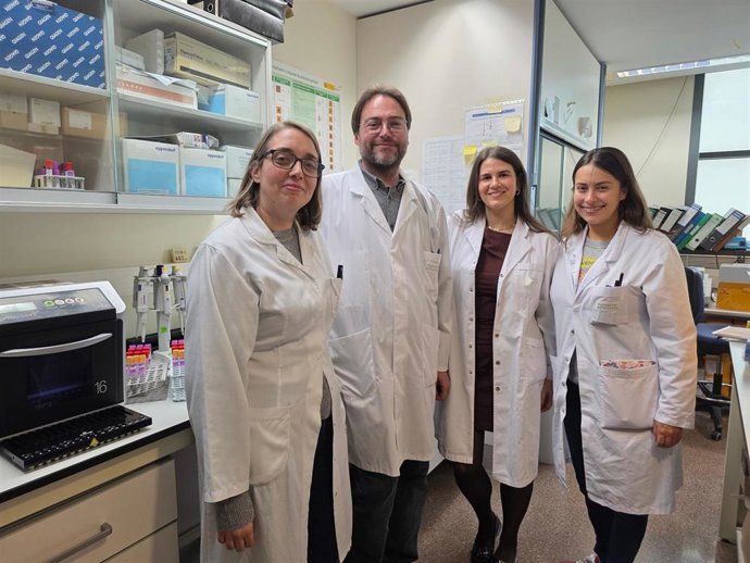 De izquierda a derecha: Rita Pizcueta, José Vicente Sorlí, Eva Asensio y Laura Villamil, personal investigador del Departamento de Medicina Preventiva y Salud Pública.