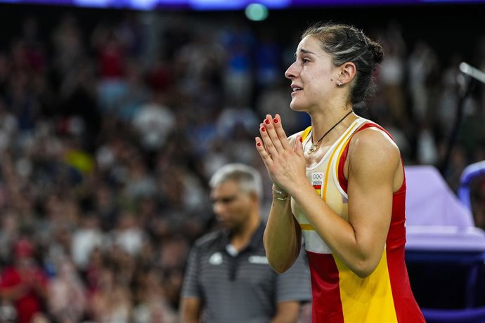 Archivo - Arquivo - Carolina Marin, da Espanha, se machuca no segundo set e abandona a partida contra Bing Jiao He, da China, durante a semifinal feminina de badminton na quadra 1 da La Chapelle Arena, durante os Jogos Olímpicos de Paris 2024, em 4 de ago