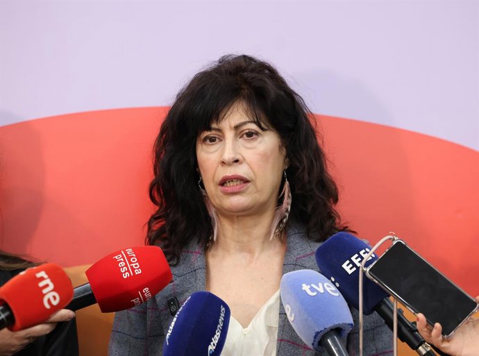 La ministra d'Igualtat, Ana Redondo, atén als mitjans