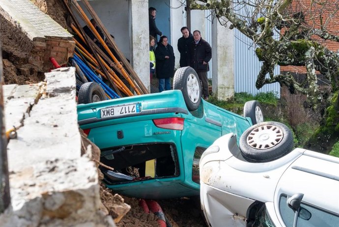 El presidente de la Diputación de Huelva, David Toscano, visita Cortegana para conocer los efectos del temporal en la sierra onubense.