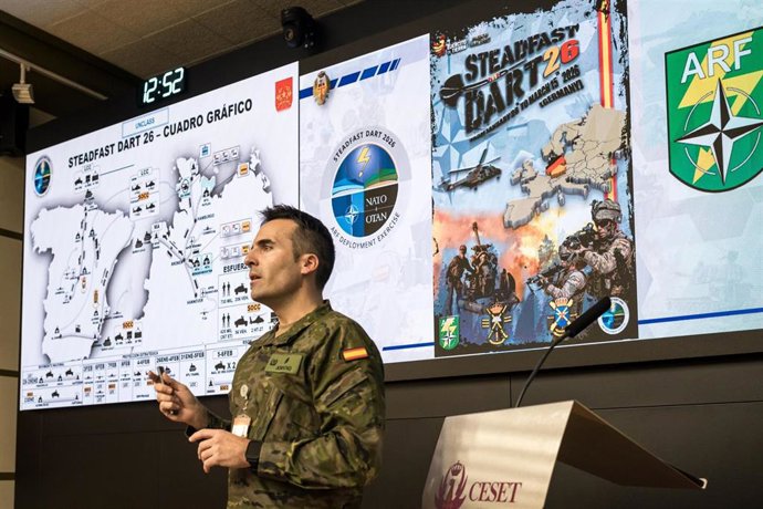 El Comandante Pedro Soriano Morales del Ejercito de Tierra durante la rueda de prensa sobre la participación del Ejército de Tierra en el ejercicio Steadfast Dart 26, a 5 de febrero de 2026, en Madrid (España). Las unidades del Ejército de Tierra que part
