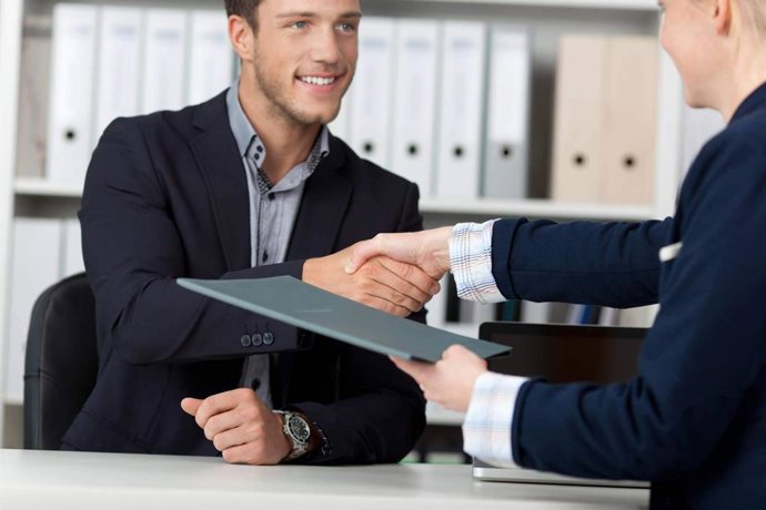 España se enfrenta a una escasez crítica de talento en mandos intermedios y dirección