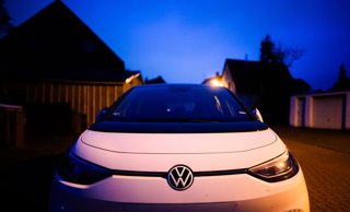 Archivo - Volkswagen lideró las ventas de coches eléctricos en Europa en 2025 desbancando a Tesla