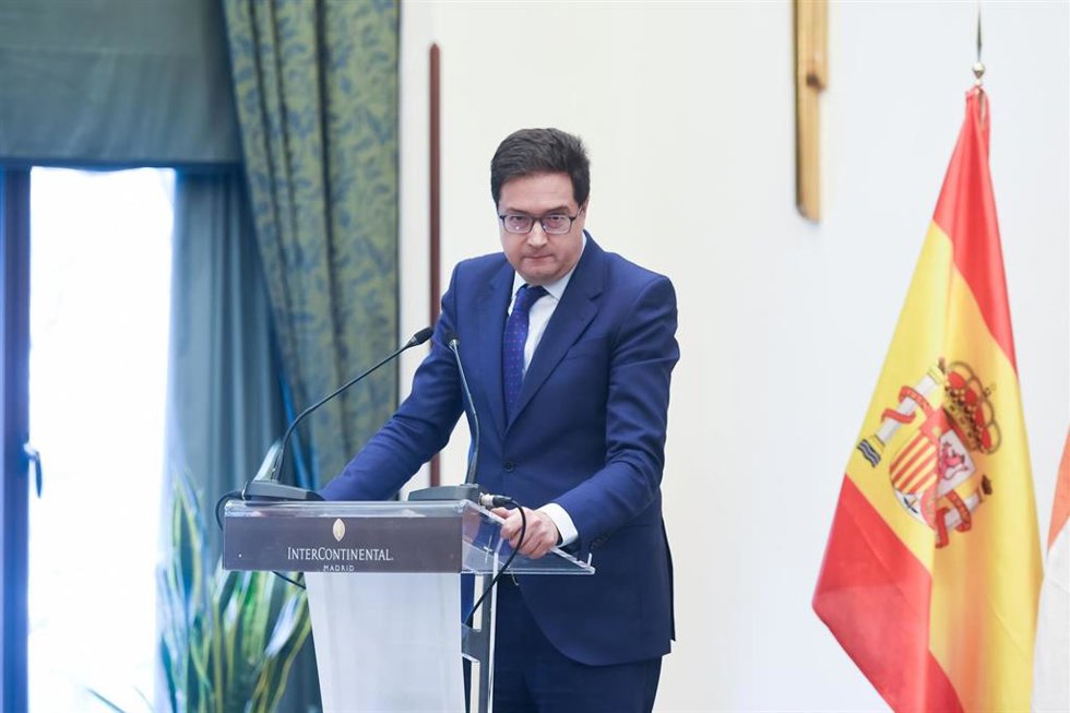 El ministro para la Transformación Digital y de la Función Pública, Óscar López, durante la clausura de la Conferencia España-India sobre Inteligencia Artificial, a 27 de enero de 2026, en Madrid (España). 