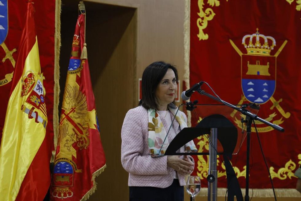 La ministra de Defensa, Margarita Robles, interviene durante una visita a la Brigada Canarias XVI, a 28 de enero de 2026, en Gran Canaria, Canarias (España).