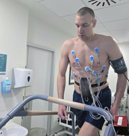 Dejan Ilincic, nuevo jugador del CB Algeciras, supera reconocimiento médico en el Hospital Quirónsalud Algeciras