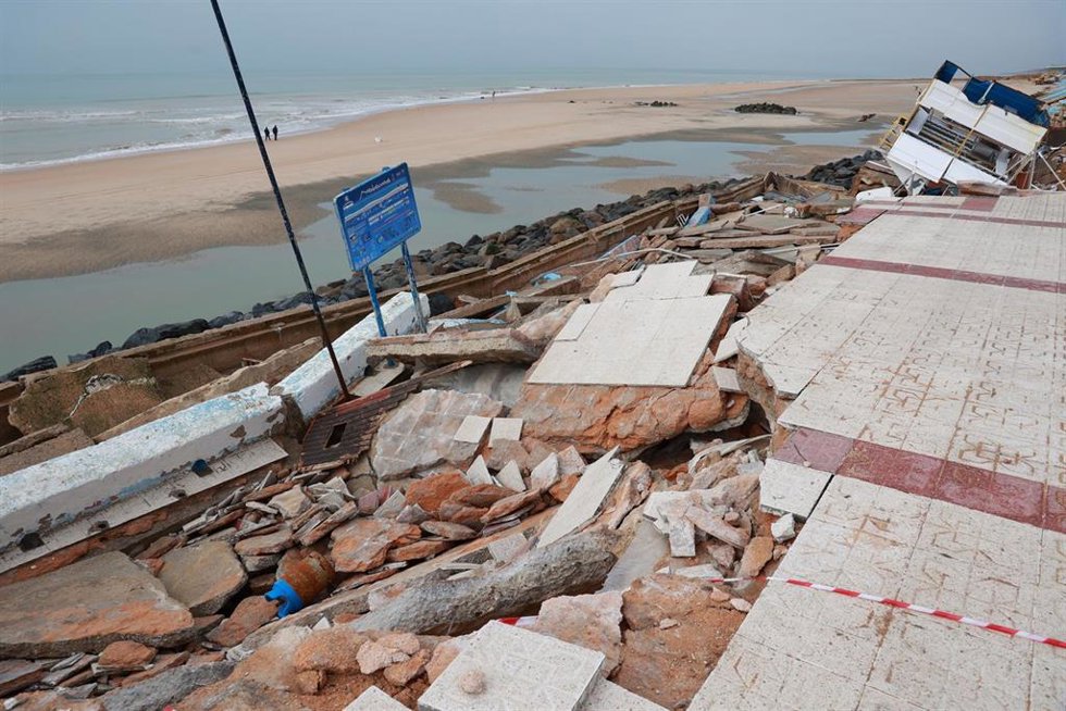 Imagen de los graves daños ocasionados por el pasado temporal que barrió Matalascañas en enero.