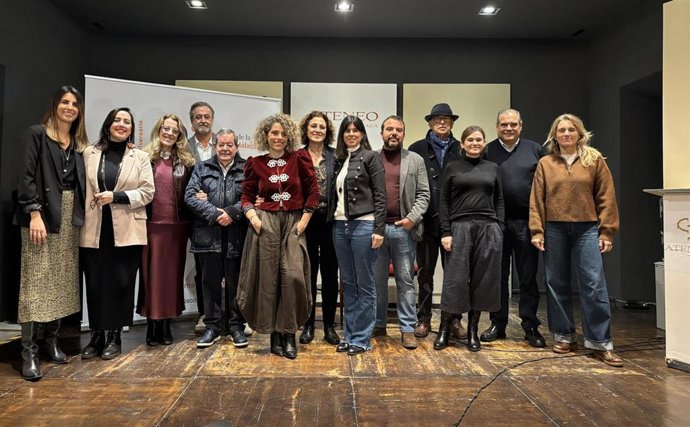 La Asociación de la Prensa de Málaga (APM) ha dado a conocer el pódcast 'Prensa, papel y pluma', un proyecto sonoro con el que se ponen fin a los actos de su 120 aniversario y en el que han participado más de 30 personas