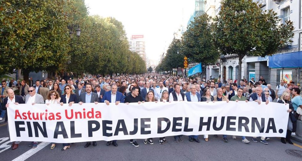 Archivo - Movilización por el fin del peaje del Huerna.